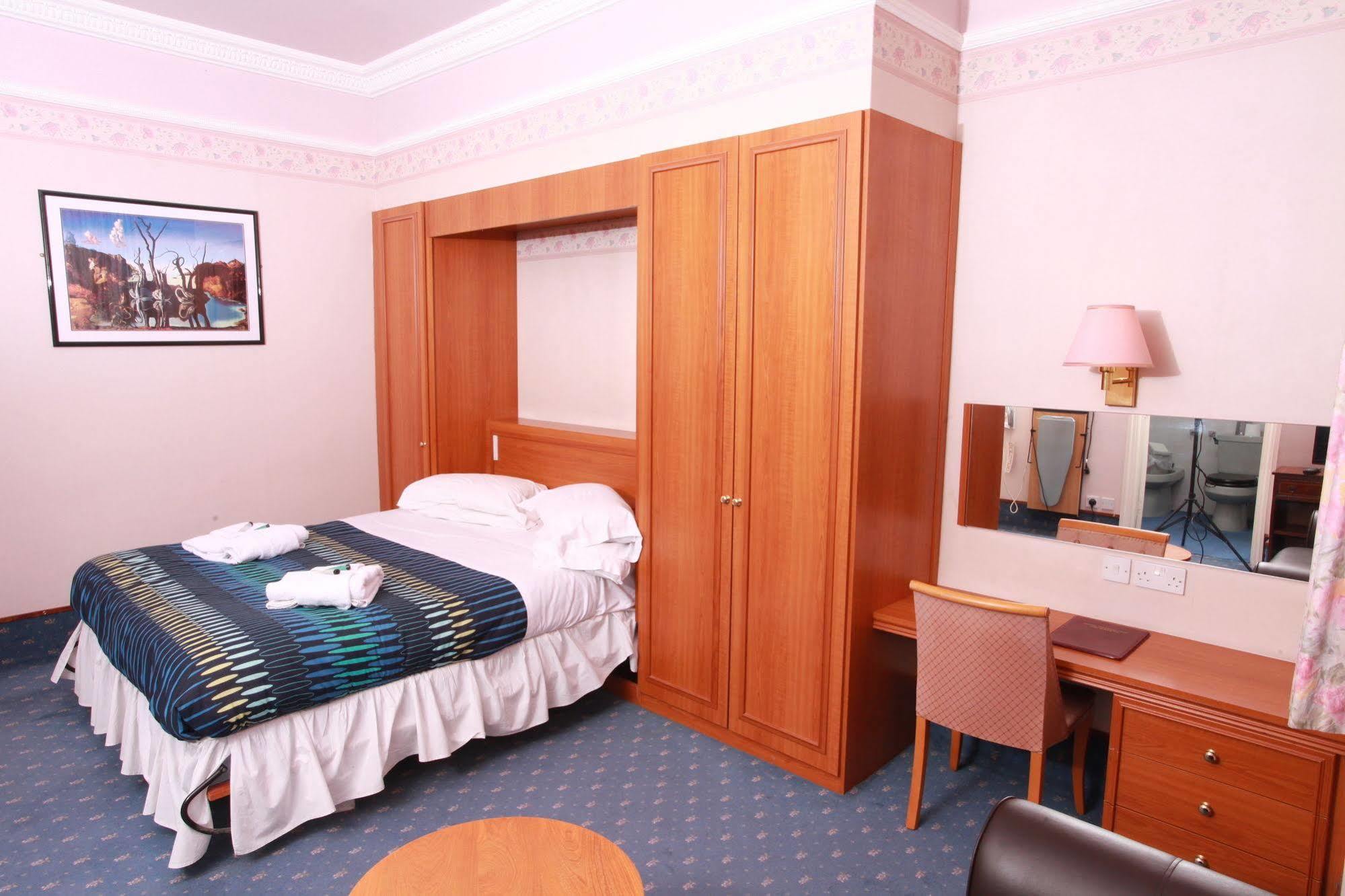 Russell Hotel Royal Tunbridge Wells Exterior photo